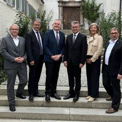 Die Mitglieder des engeren Präsidiums des Deutschen Landkreistages: Götz Ulrich, Thomas Karmasin, Prof. Dr. Hans-Günter Henneke, Dr. Achim Brötel, Anita Schneider und Sven Ambrosy (v.l.)