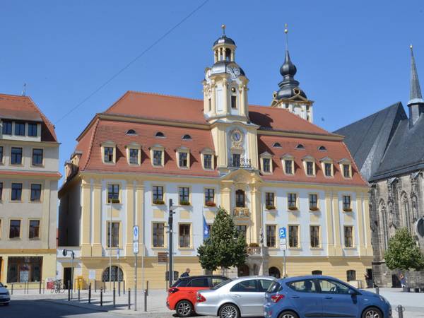 Auf dem Markt vor dem Weißenfelser Rathaus findet unter anderem ein Impulsgebertag statt.